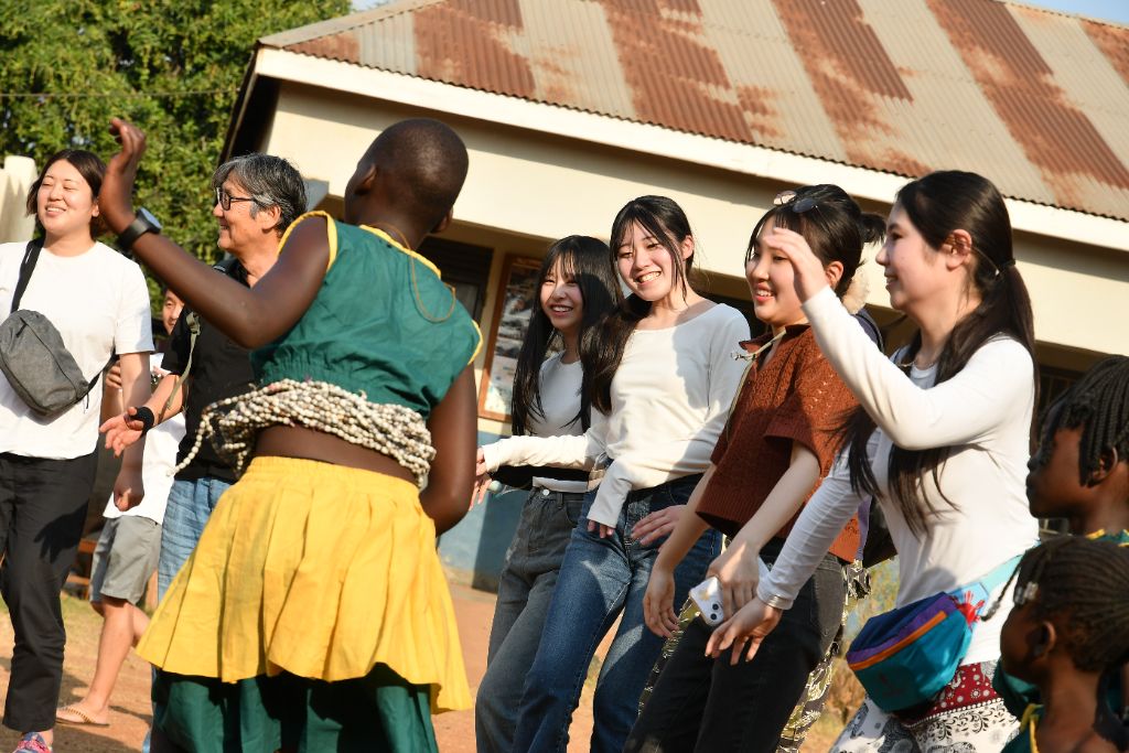 元子ども兵士自立支援施設での交流